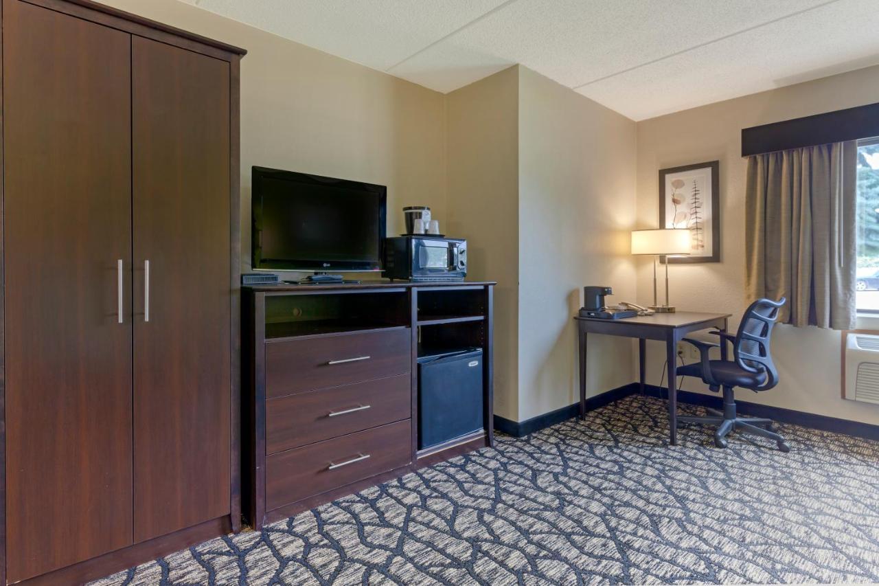 Quality Inn Oshkosh Kültér fotó