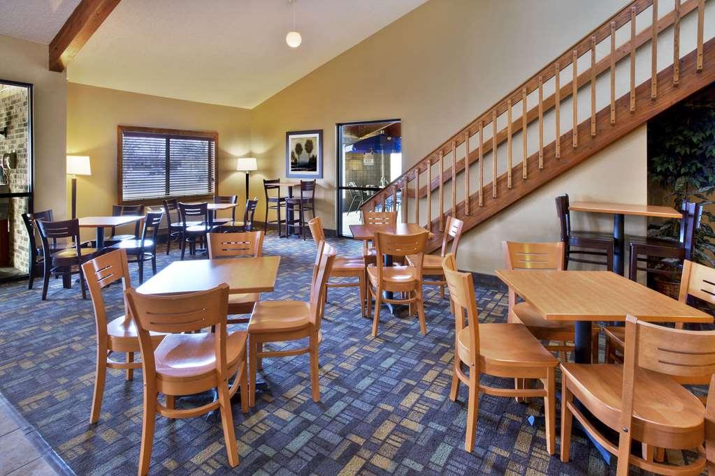 Quality Inn Oshkosh Étterem fotó