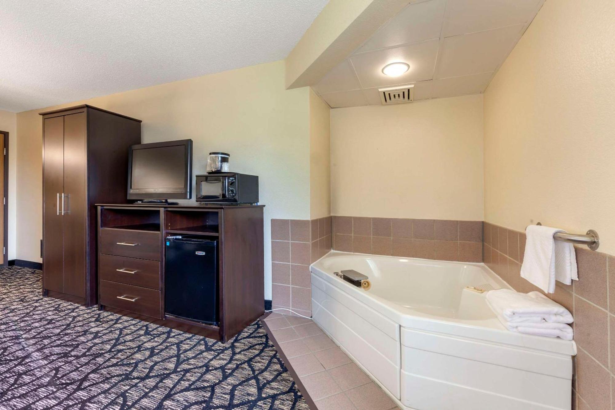 Quality Inn Oshkosh Kültér fotó