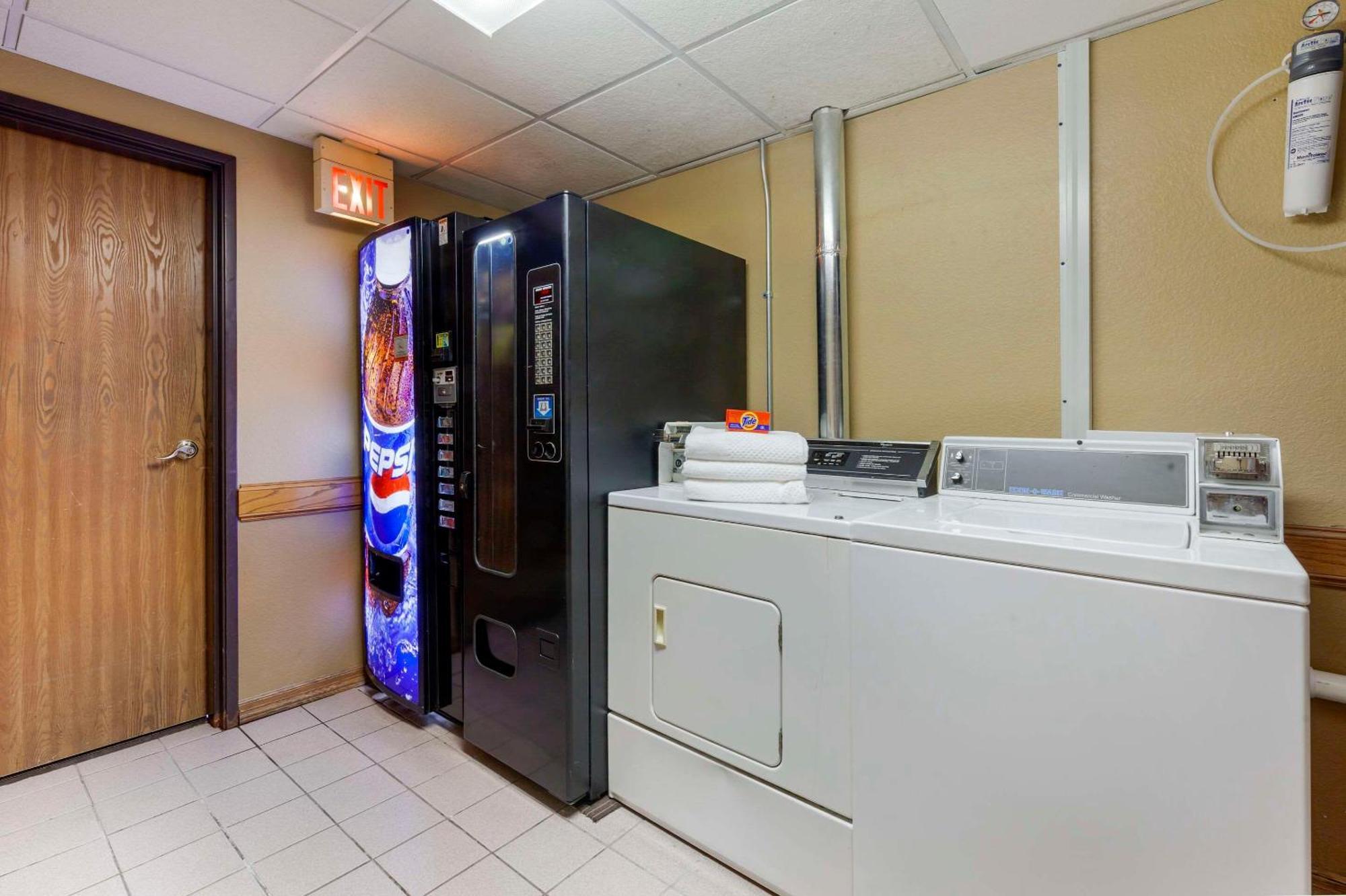 Quality Inn Oshkosh Kültér fotó