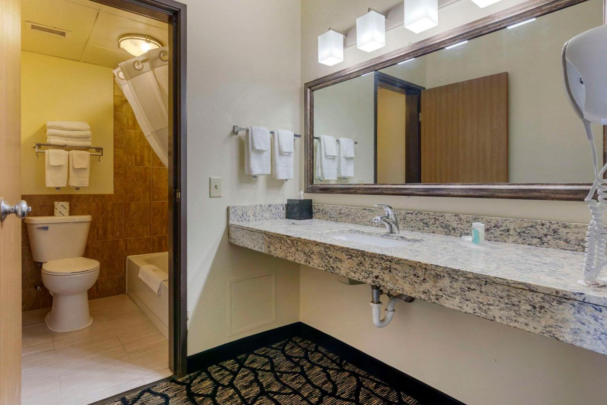 Quality Inn Oshkosh Kültér fotó
