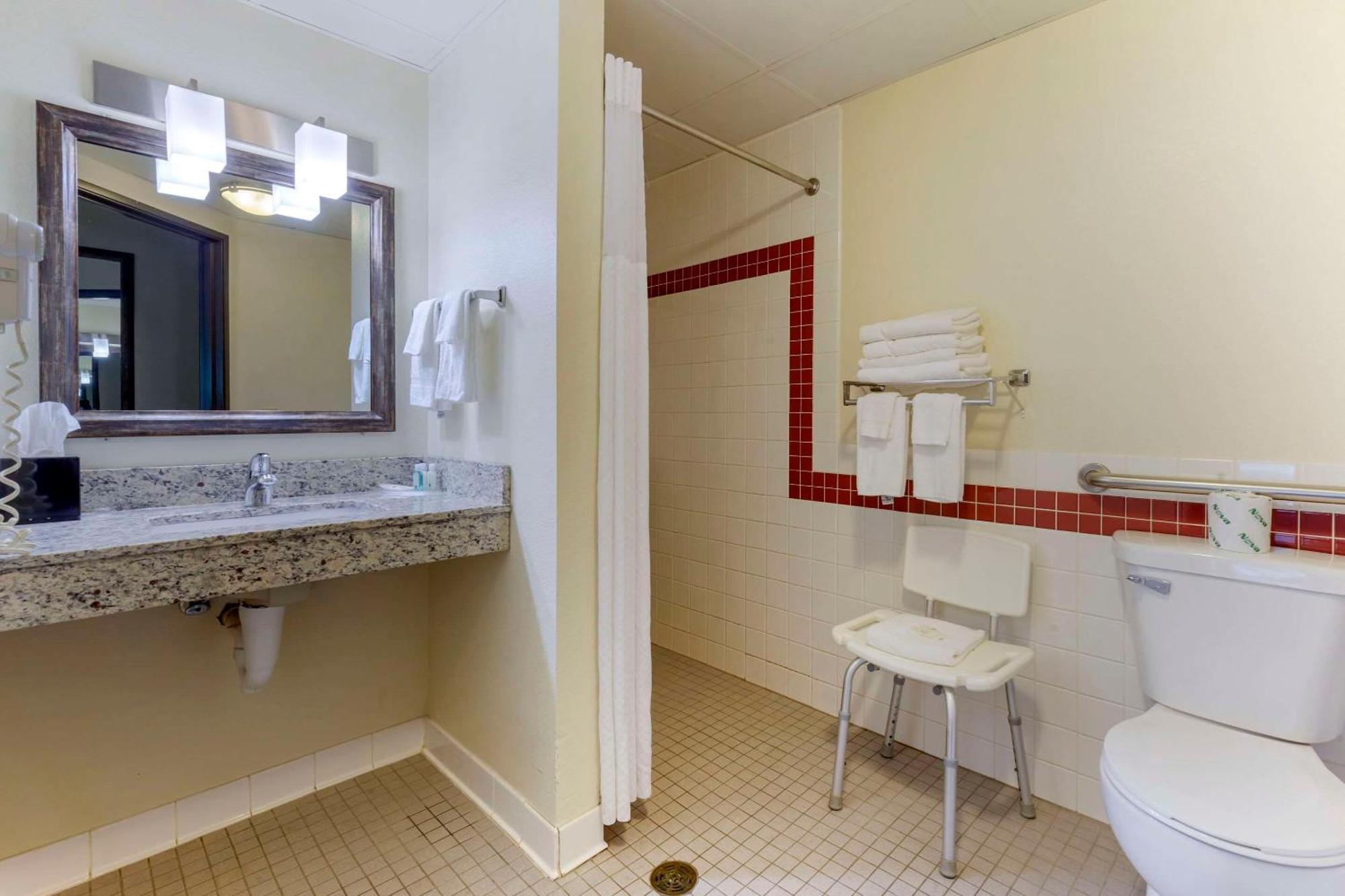 Quality Inn Oshkosh Kültér fotó