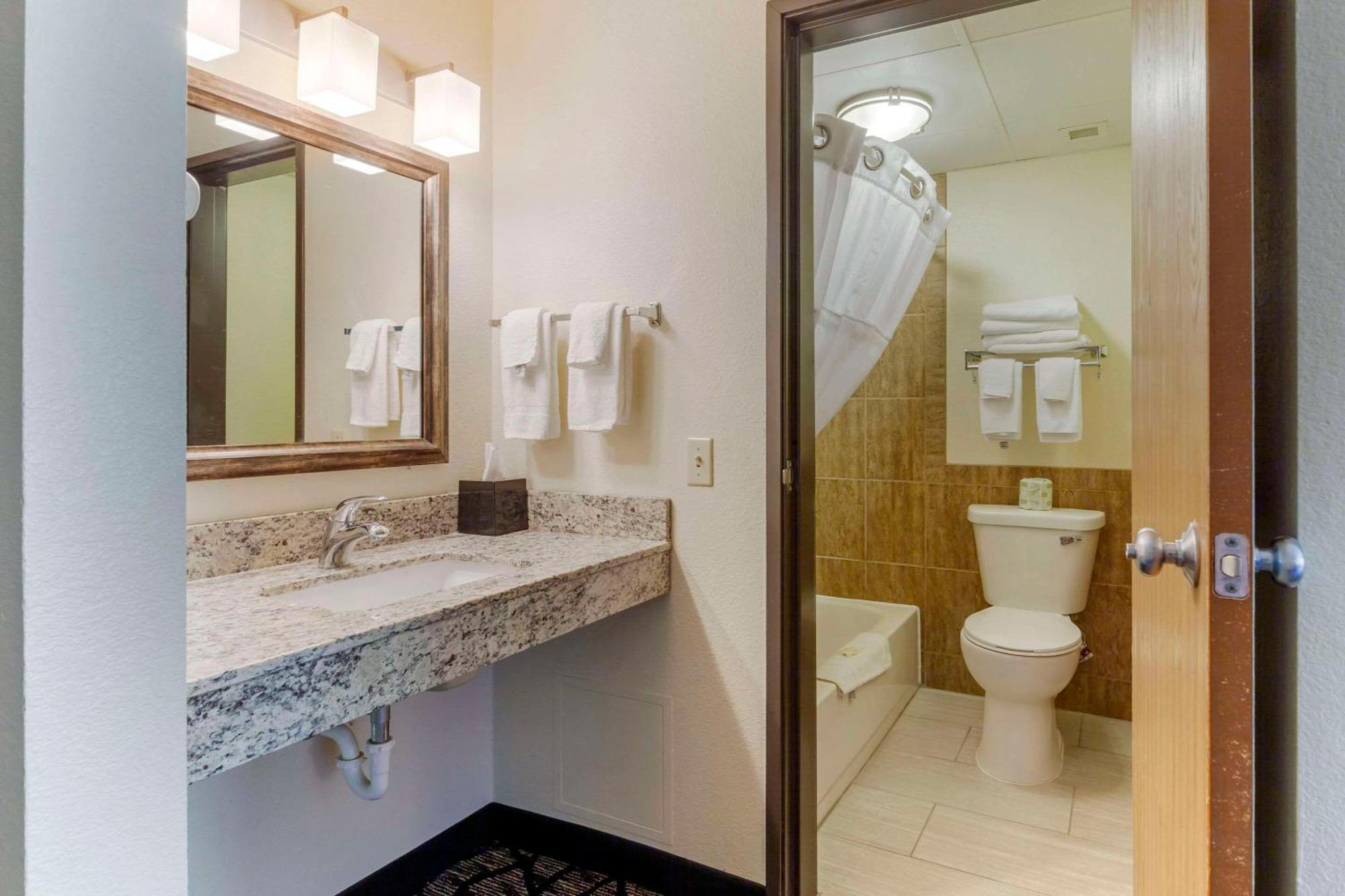 Quality Inn Oshkosh Kültér fotó